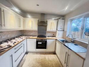 Kitchen Diner- click for photo gallery